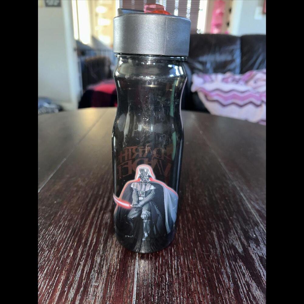 DARTH VADER STAR WARS  740 ML WATER BOTTLE WITH SCREW TOP NO STRAW